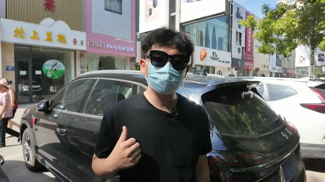 DƬ